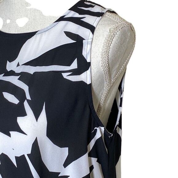 Vince Camuto Black & White Floral Small Hi-Lo Sleeveless Top - Picture 6 of 11